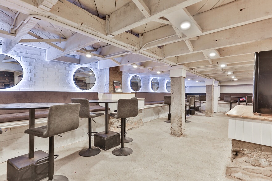 4800 Rue De Bullion, Montréal, QC à vendre - Photo intérieure - Image 3 de 4