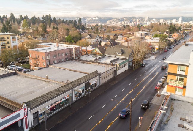 More details for 2626 E Burnside St, Portland, OR - Retail for Lease