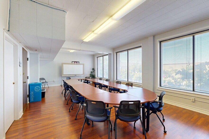 1527 19th St, Bakersfield, CA à louer - Numérisation 3D de Matterport - Image 2 de 22