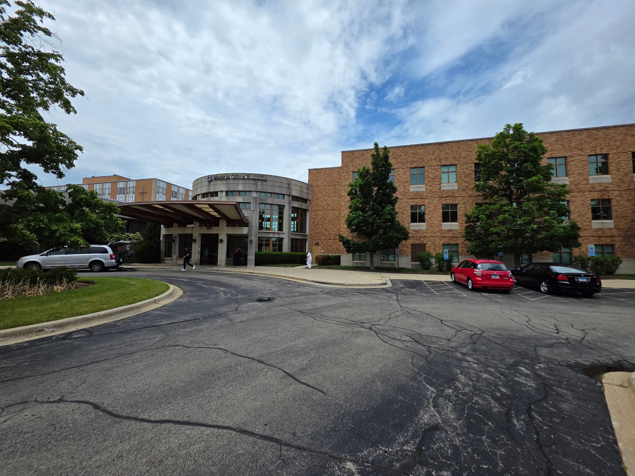 150 N River Rd, Des Plaines, IL for lease Building Photo- Image 1 of 10