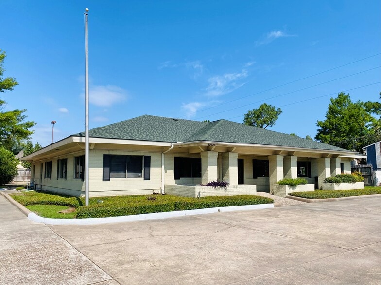 12623 Jones Rd, Houston, TX for sale - Building Photo - Image 1 of 11