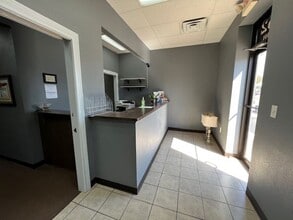 5152 69th St, Lubbock, TX for lease Interior Photo- Image 1 of 17