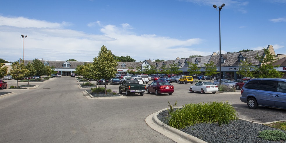 1111-1213 N Sherman Ave, Madison, WI for lease - Building Photo - Image 3 of 5