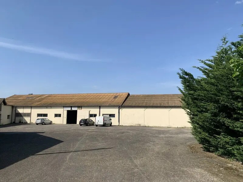 Flex in Yvrac for sale Building Photo- Image 1 of 10