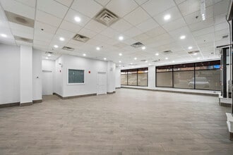 806 Central Ave, Highland Park, IL for lease Interior Photo- Image 2 of 3