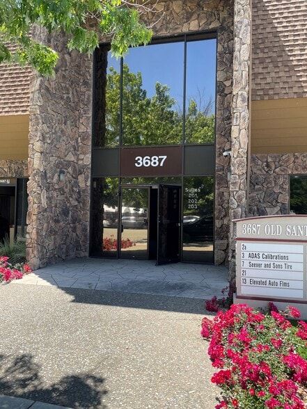 3687 Old Santa Rita Rd, Pleasanton, CA for lease - Primary Photo - Image 1 of 5