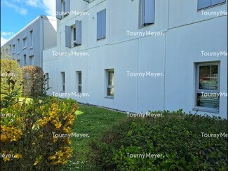 Plus de détails pour Multi-résidentiel à vendre