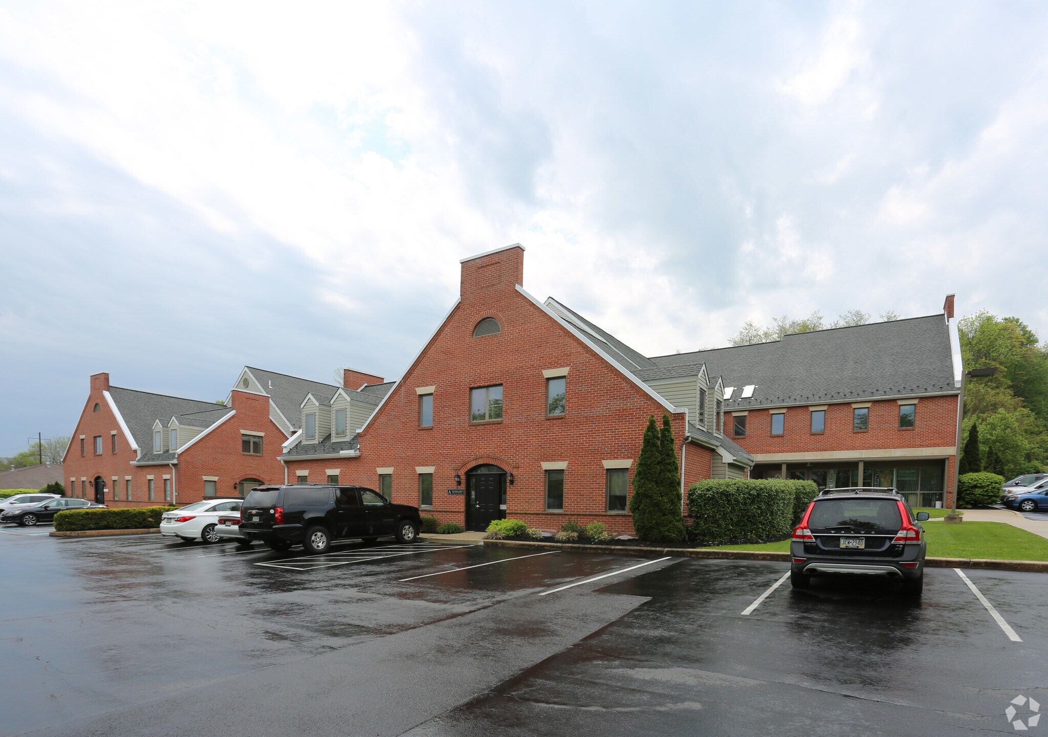 270 Lancaster Ave, Malvern, PA à louer Photo du bâtiment- Image 1 de 6