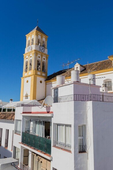 Multifamily in Marbella, Málaga for sale - Building Photo - Image 2 of 37