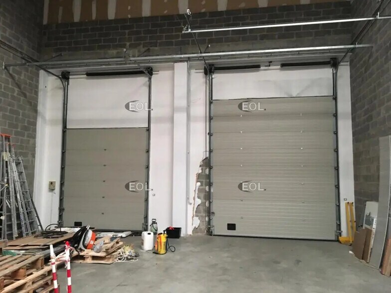 Flex in Moissy-Cramayel for lease - Building Photo - Image 3 of 5