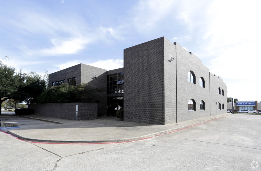 4900 Overton Ridge Blvd, Fort Worth, TX for lease - Building Photo - Image 2 of 3