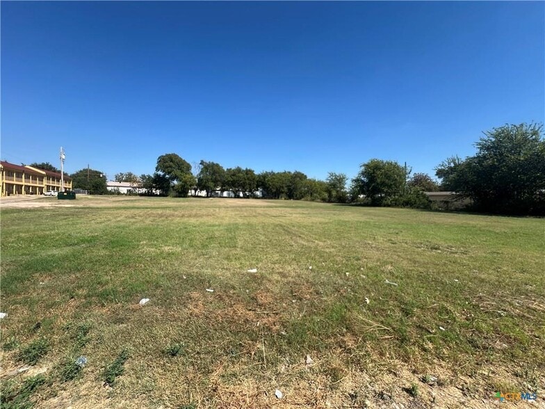 801 E Veterans Memorial Blvd, Killeen, TX for sale - Building Photo - Image 3 of 7