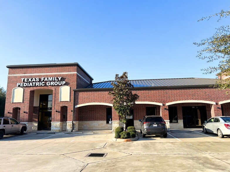 20303 S University Blvd, Missouri City, TX for lease - Building Photo - Image 1 of 3
