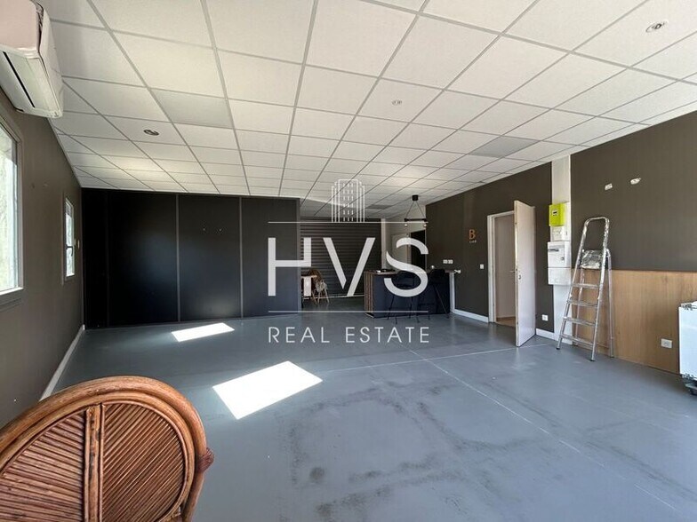 346 Chemin Des Déportés, Aix-en-Provence for lease - Interior Photo - Image 2 of 20