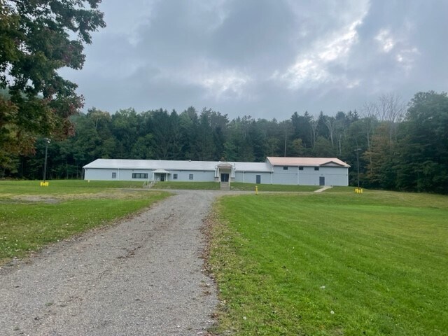 4250 N State St, Salamanca, NY à vendre - Photo du bâtiment - Image 3 de 109