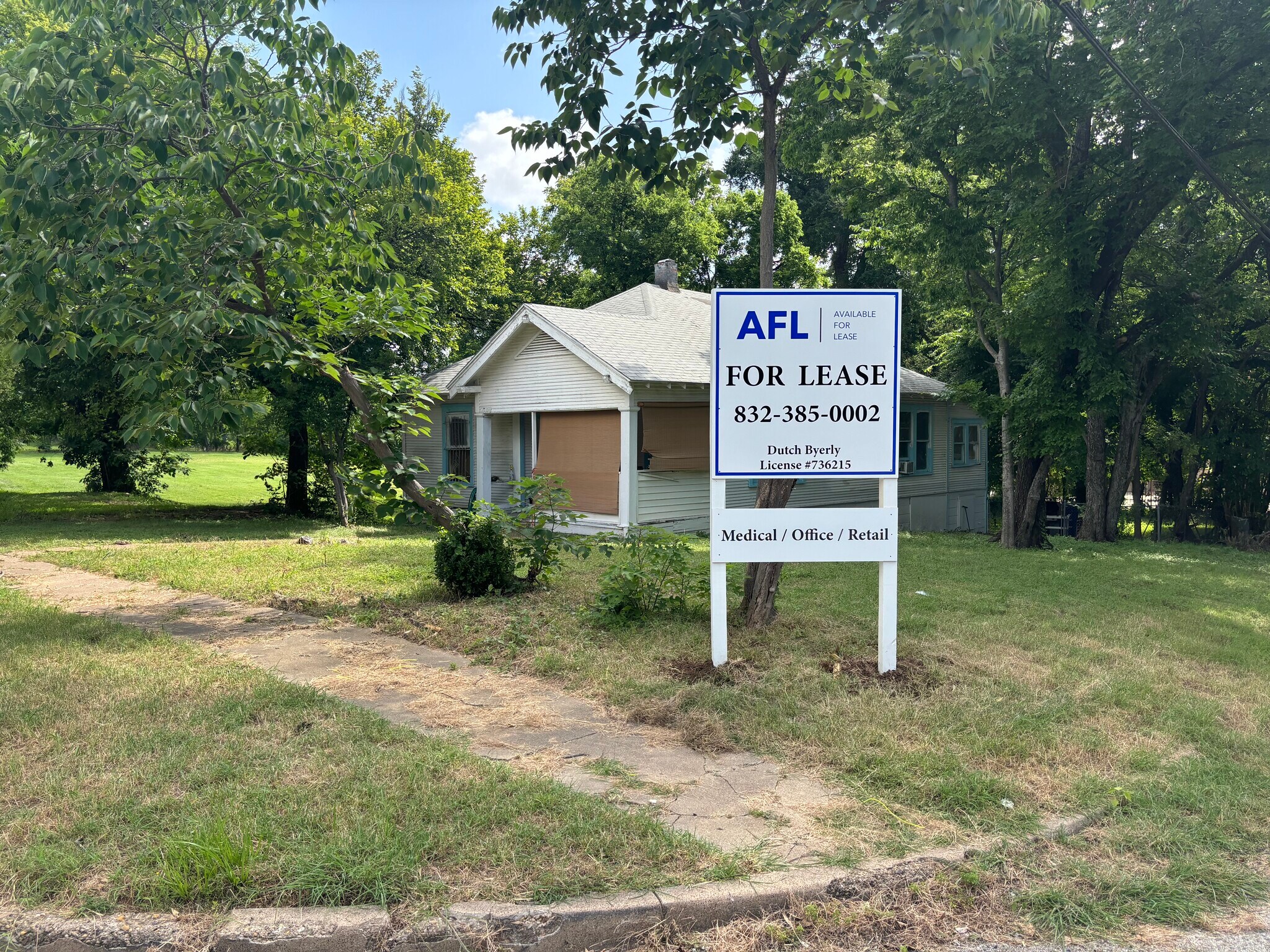 1402 Englewood Rd, Dallas, TX for lease Building Photo- Image 1 of 4