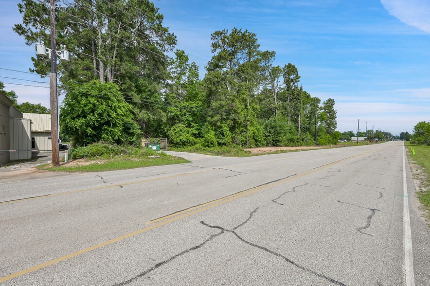 27131 Hanna Rd, Conroe, TX à vendre - Photo du bâtiment - Image 2 de 15