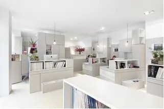 72 Rue De Clignancourt, Paris for lease - Interior Photo - Image 2 of 4