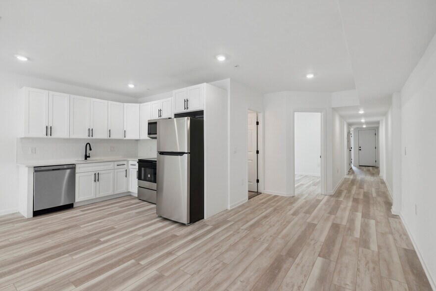890 N 42nd St, Philadelphia, PA for sale - Building Photo - Image 2 of 36