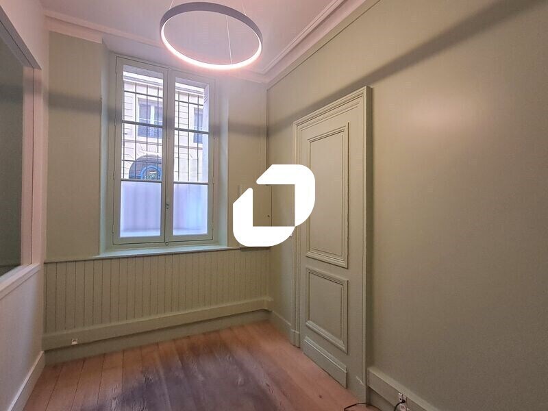 Office in Bordeaux for sale Building Photo- Image 1 of 21