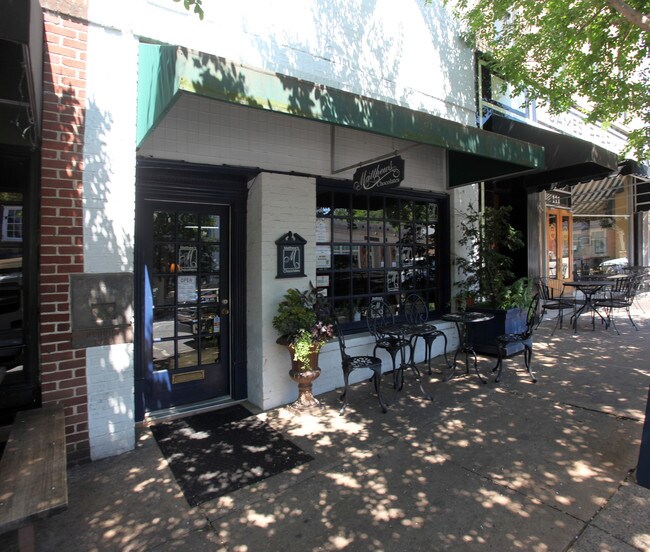 More details for 107 N Churton St, Hillsborough, NC - Retail for Lease