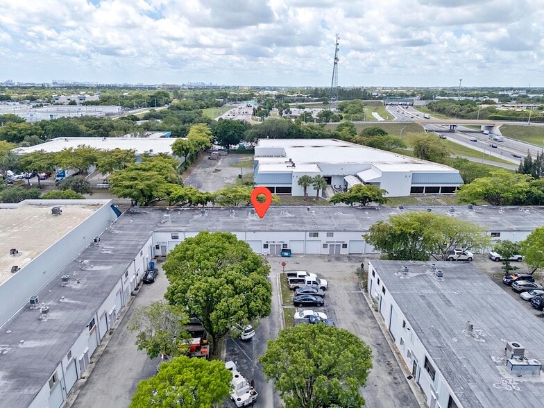 1773 Blount Rd, Pompano Beach, FL à vendre - Photo du bâtiment - Image 1 de 29