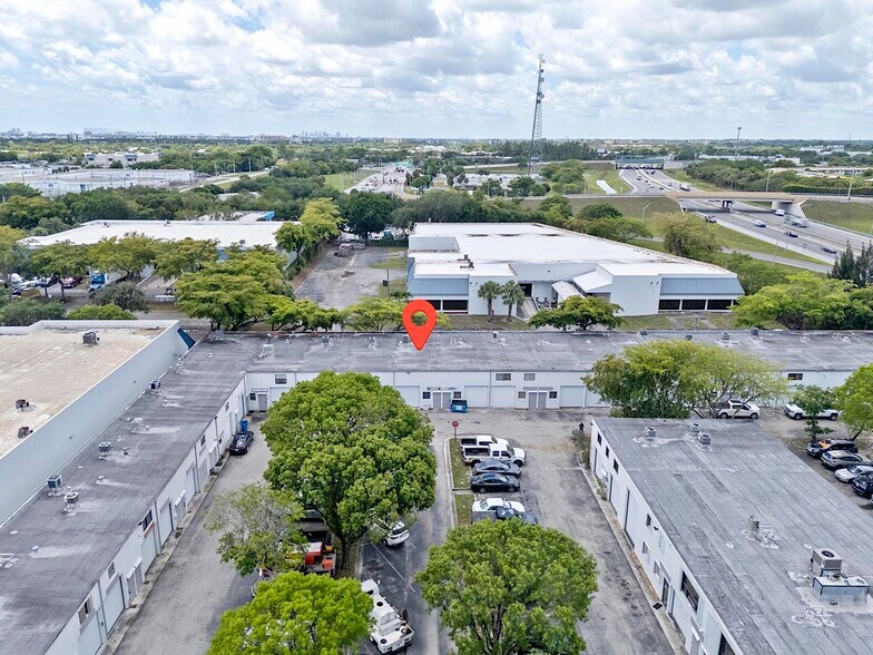 1773 Blount Rd, Pompano Beach, FL à vendre - Photo du bâtiment - Image 1 de 28