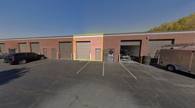 1815 Wallace Ave, St Charles, IL for lease Interior Photo- Image 2 of 4