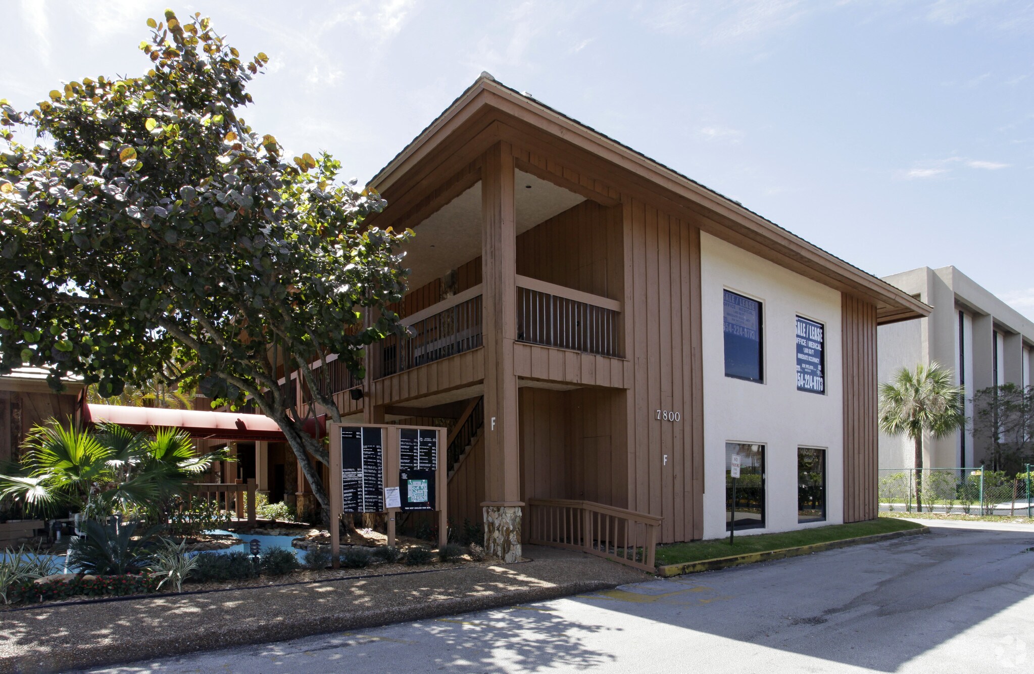 7800 W Oakland Park Blvd, Sunrise, FL à louer Photo principale- Image 1 de 20