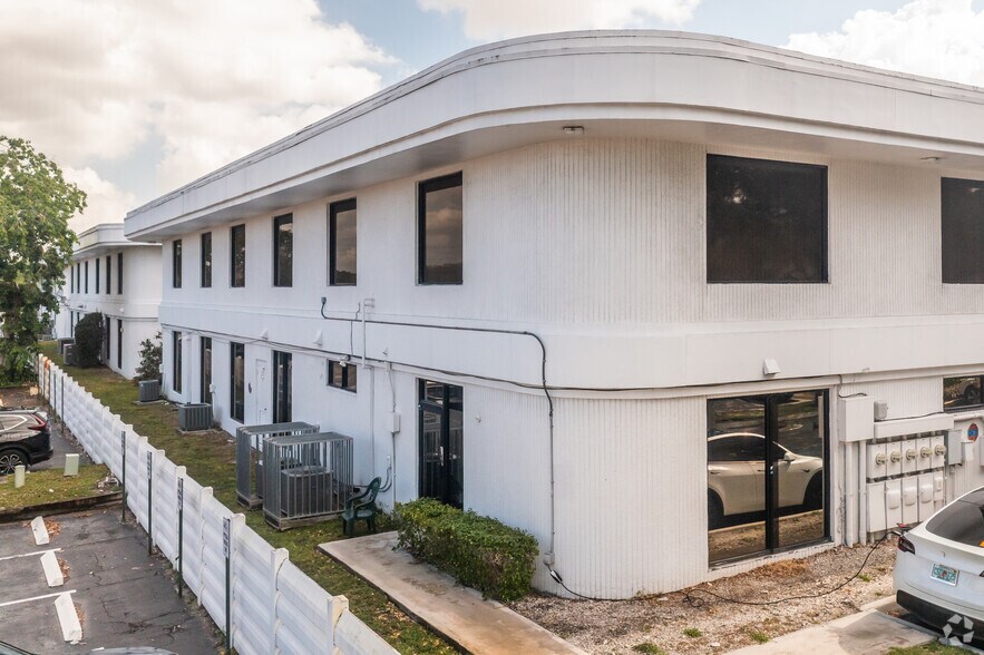 4330 Sheridan St, Hollywood, FL à louer - Photo du bâtiment - Image 3 de 10
