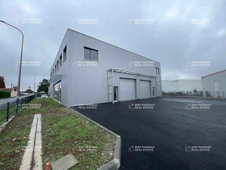 Office in Mérignac for lease - Building Photo - Image 2 of 4