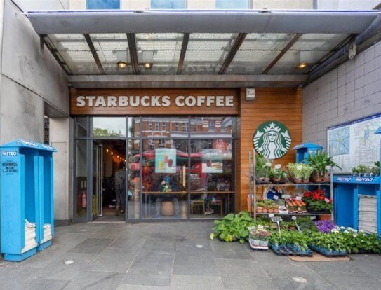 439 Brixton Rd, Londres à louer - Photo du bâtiment - Image 2 de 2