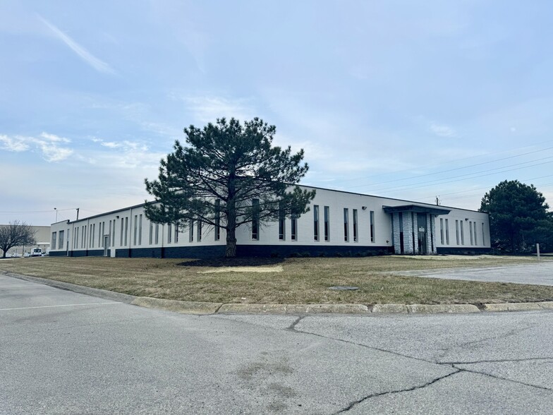 6500 E 30th St, Indianapolis, IN for lease - Building Photo - Image 1 of 8