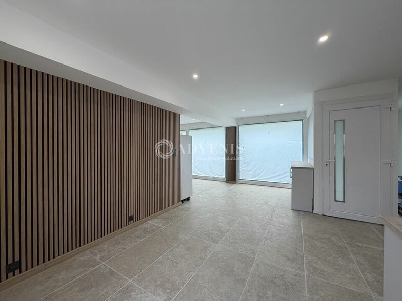 Office in Bourges for sale - Interior Photo - Image 1 of 3