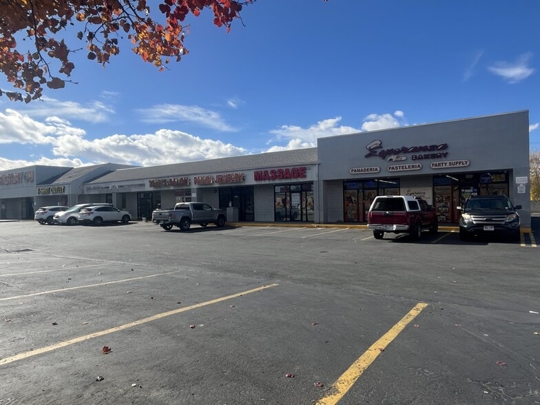 3536-3596 S Redwood Rd, Salt Lake City, UT for lease - Building Photo - Image 2 of 9