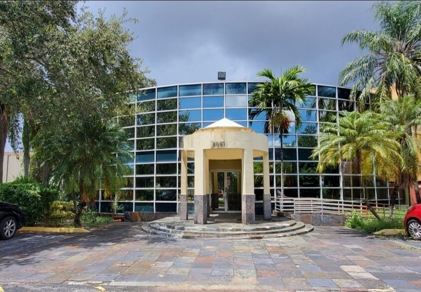 8081 NW 31st St, Doral, FL à louer - Photo principale - Image 1 de 3