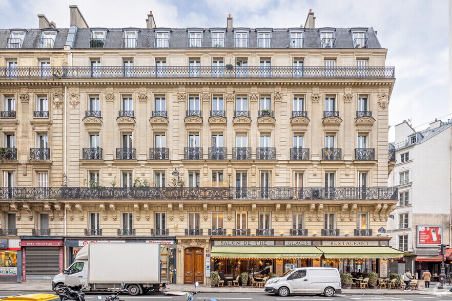 11 Rue De Châteaudun, Paris à louer - Photo du bâtiment - Image 3 de 9
