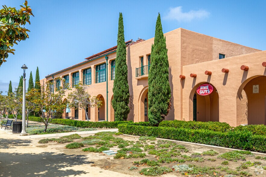 2820 Historic Decatur Rd, San Diego, CA à louer - Photo du bâtiment - Image 2 de 4