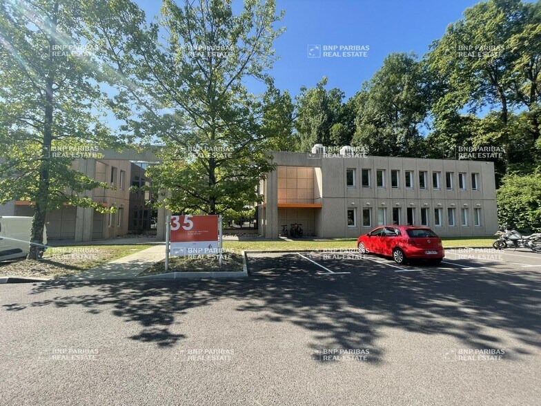 Bureau dans Meylan à louer - Photo du bâtiment - Image 2 de 9
