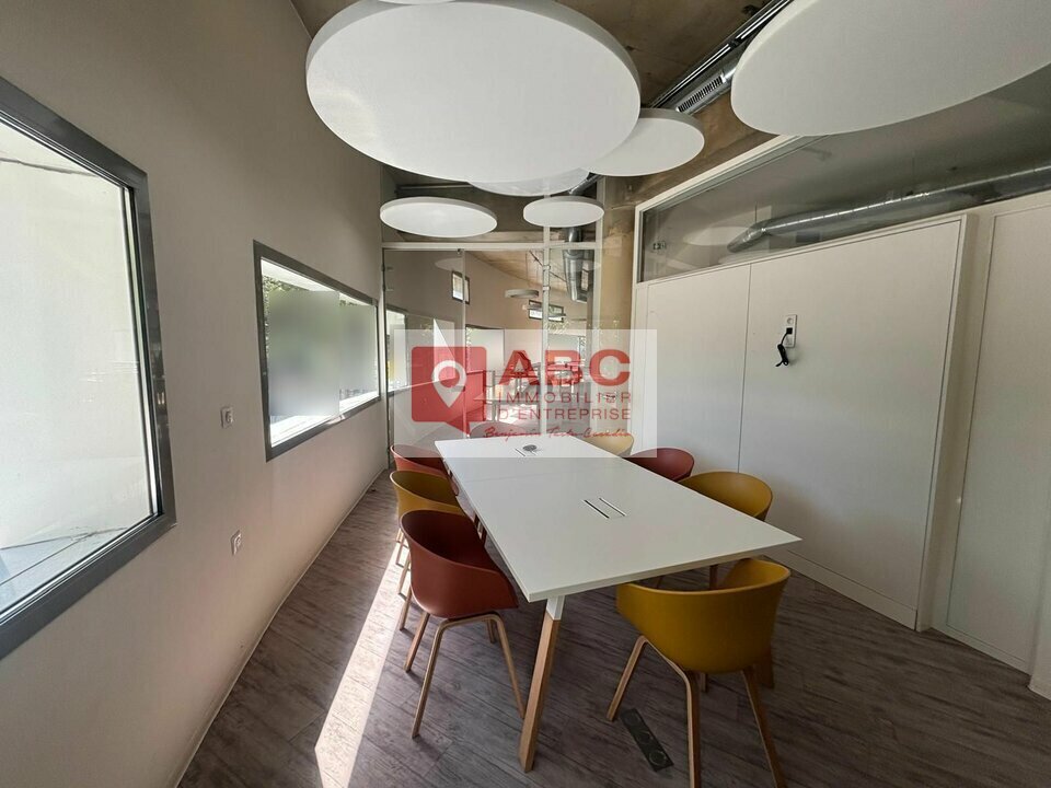 Office in Montpellier for lease Interior Photo- Image 1 of 9
