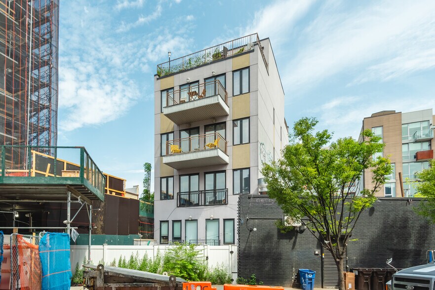 56 Frost St, Brooklyn, NY à vendre - Photo du bâtiment - Image 3 de 31