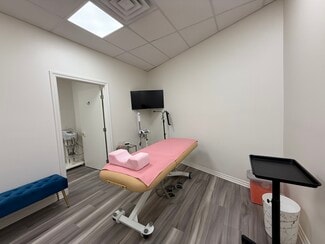 More details for 20011 Ventura Blvd, Woodland Hills, CA - Office/Medical for Lease