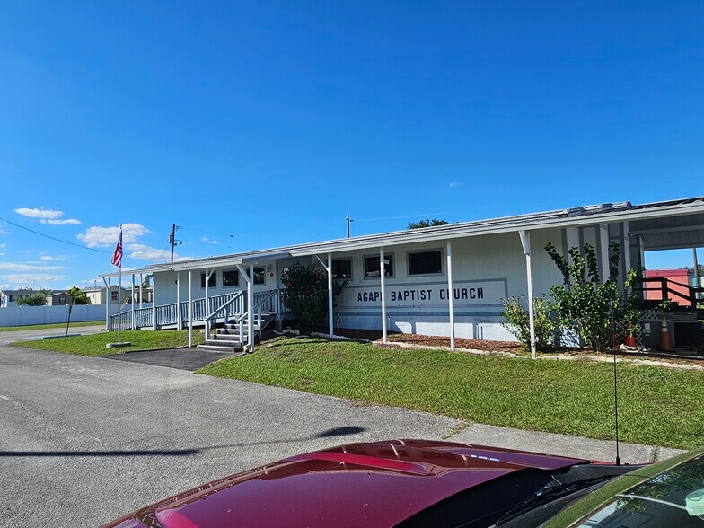 39735 Chancey Rd, Zephyrhills, FL for sale - Building Photo - Image 2 of 7