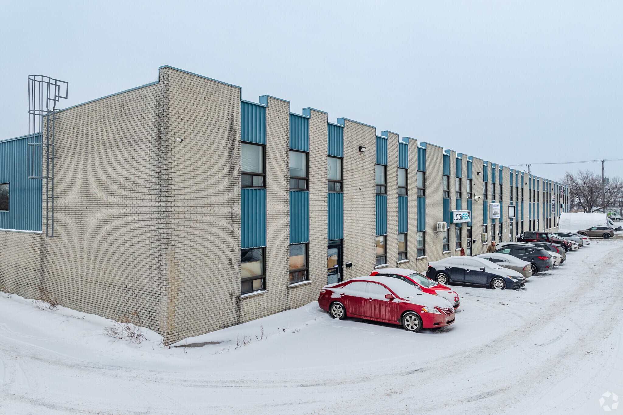 7350-7400 Boul Henri-Bourassa E, Montréal, QC for sale Primary Photo- Image 1 of 1