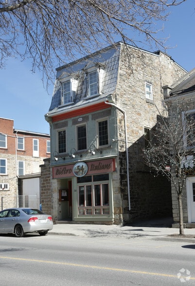 54 Foster St, Perth, ON à vendre - Photo principale - Image 1 de 1