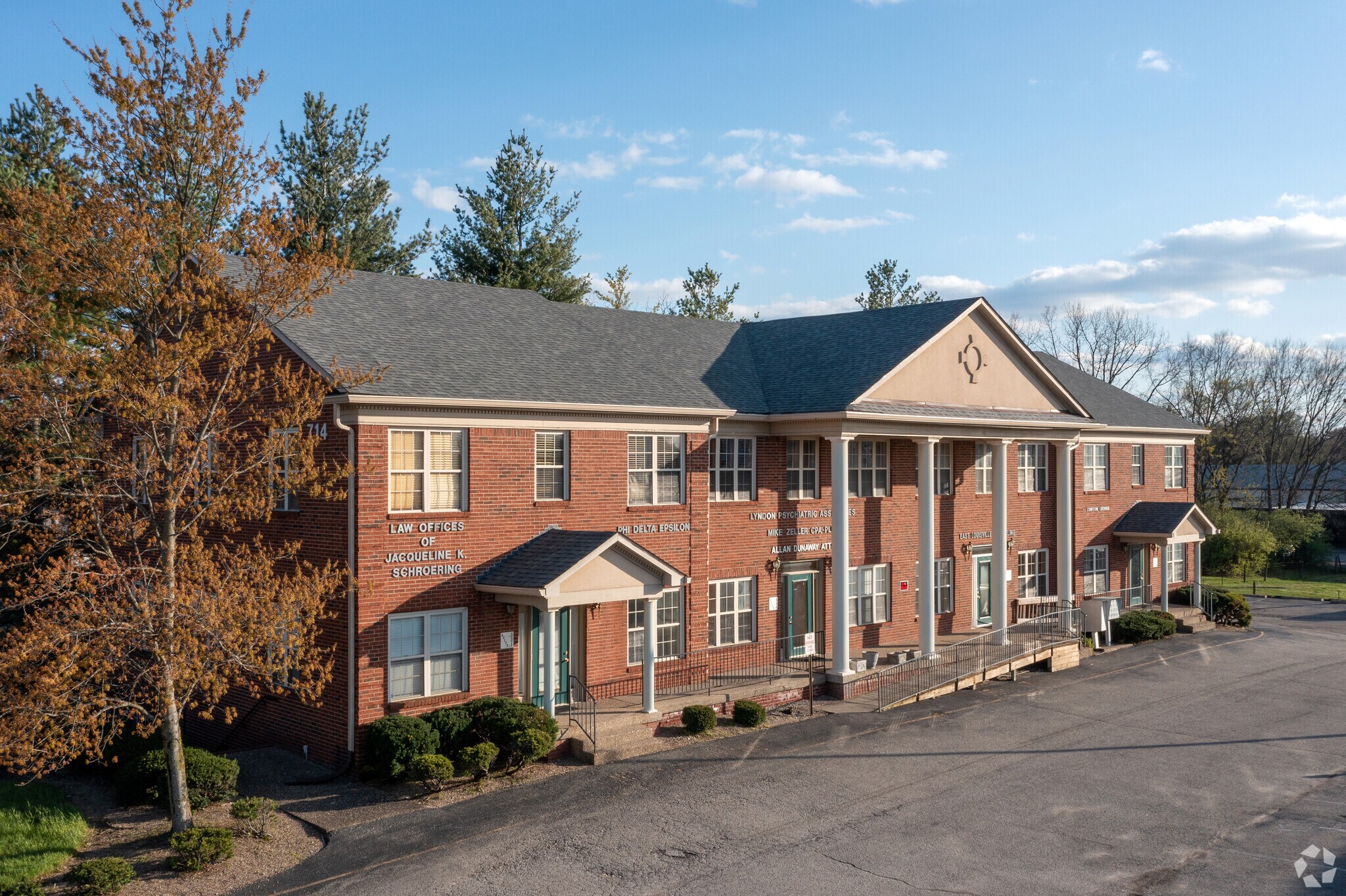 714 Lyndon Ln, Louisville, KY for sale Primary Photo- Image 1 of 1