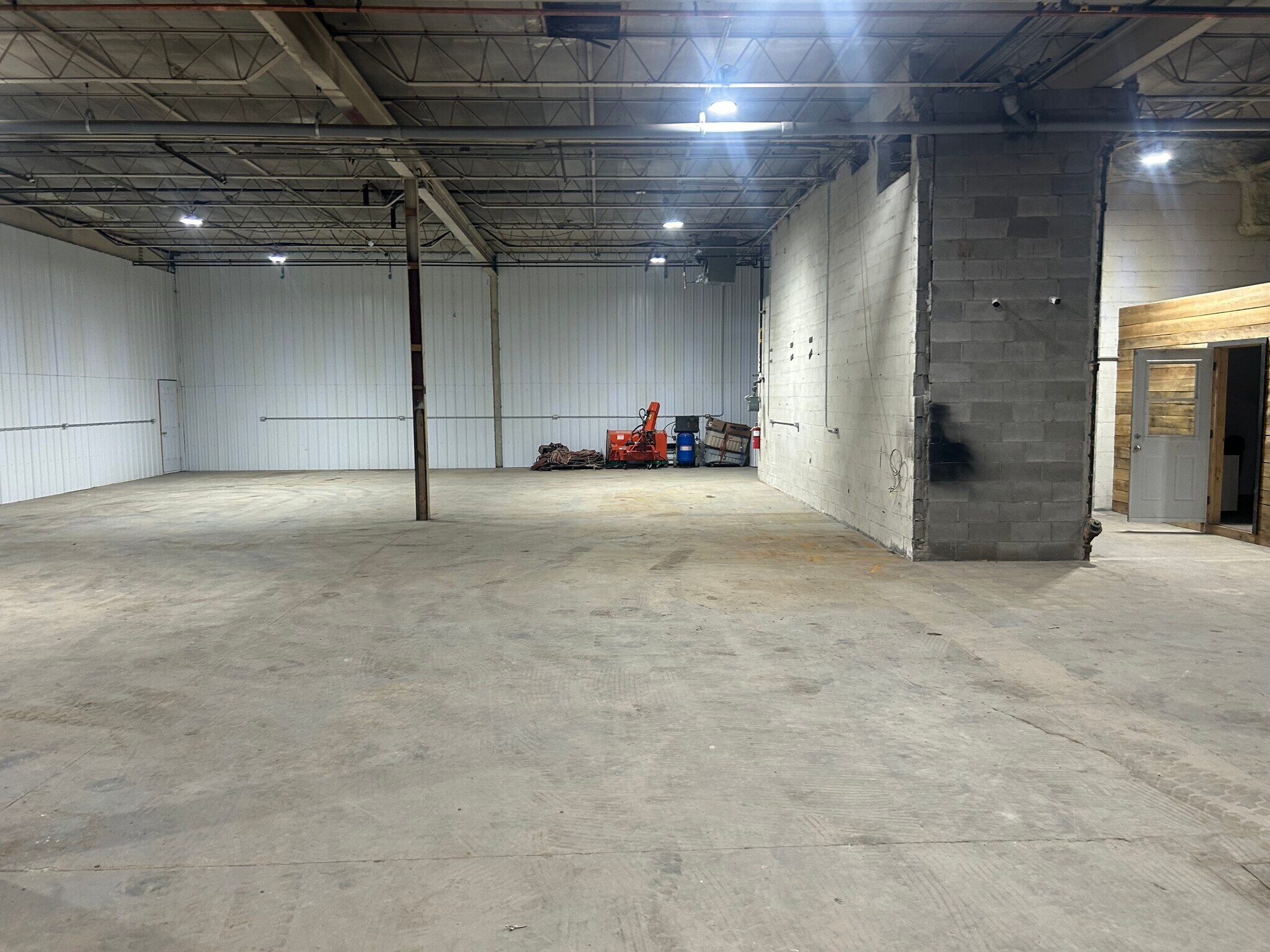 1190 Boul Thibeau, Trois-Rivières, QC for lease Interior Photo- Image 1 of 11