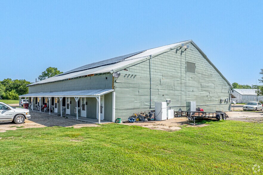 923 W Dallas Ave, Cooper, TX à vendre - Photo du bâtiment - Image 3 de 21