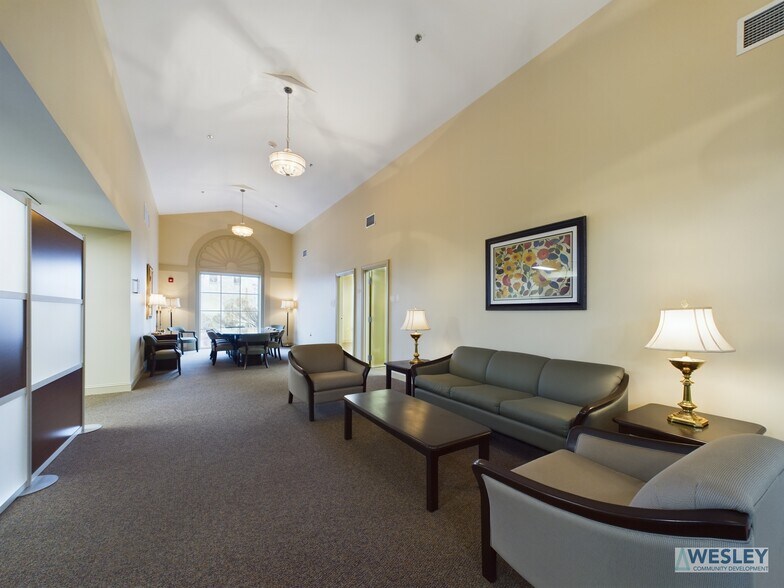 217 S Church St, Salisbury, NC à louer - Photo intérieure - Image 2 de 18