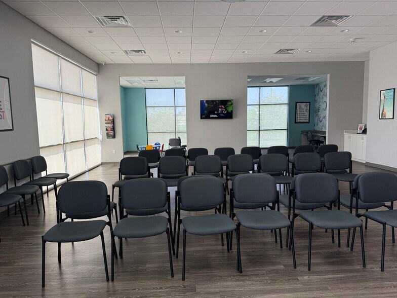 2212 Emery St, Denton, TX à vendre - Photo intérieure - Image 3 de 11